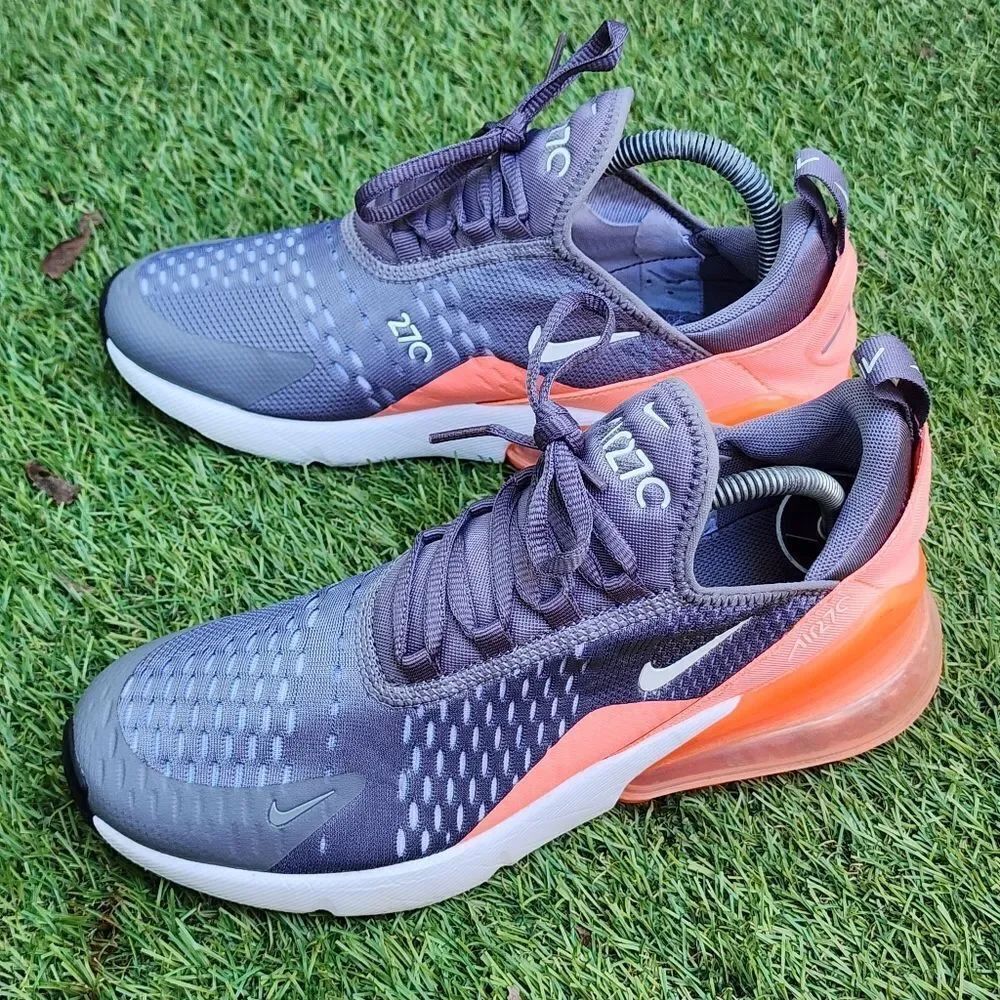 NIKE AIR MAX 270 - Women's Sneakers - SIZE 7.5